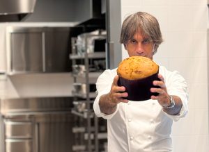 Lo chef stellato Davide Oldani dedica nuove creazioni al Duomo di Milano: biscotti, cioccolati e il grande panettone ricetta classica