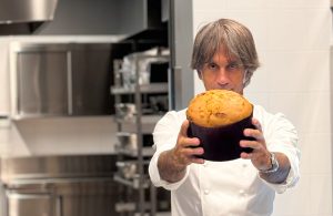 Lo chef stellato Davide Oldani dedica nuove creazioni al Duomo di Milano: biscotti, cioccolati e il grande panettone ricetta classica