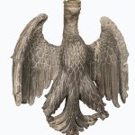 Scopri l'affascinante Aquila coronata, inizi del XV secolo, di scultore lombardo, custodito presso il Museo del Duomo di Milano