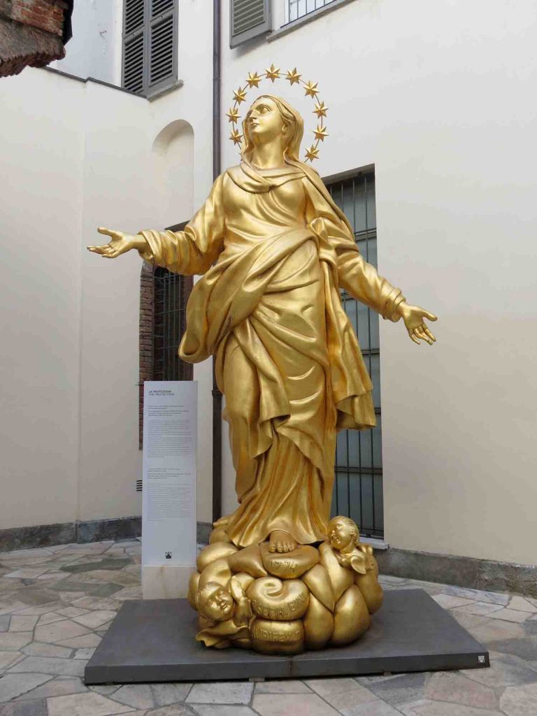 descrivedendo-copia-della-madonnina-del-duomo-di-milano