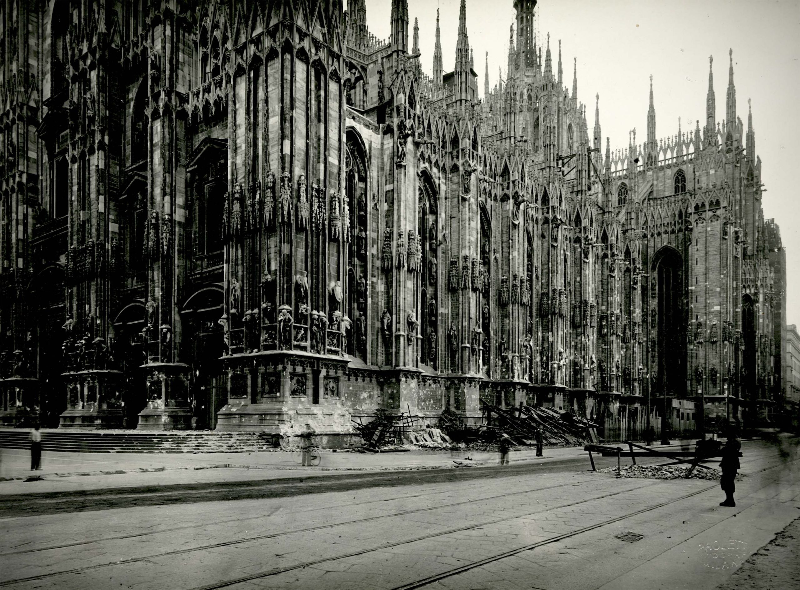 Fotografia tratta dall'Archivio storico della Veneranda Fabbrica del Duomo di Milano, II guerra mondiale