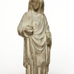 Scopri la scultura raffigurante santa Lucia, in marmo di Candoglia, custodita presso il Museo del Duomo di Milano