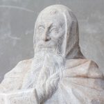 Santo barbuto con libro, volto della scultura a seguito delle operazioni di pulitura, all'interno del progetto "Adotta una Guglia" sostenuto da FNM