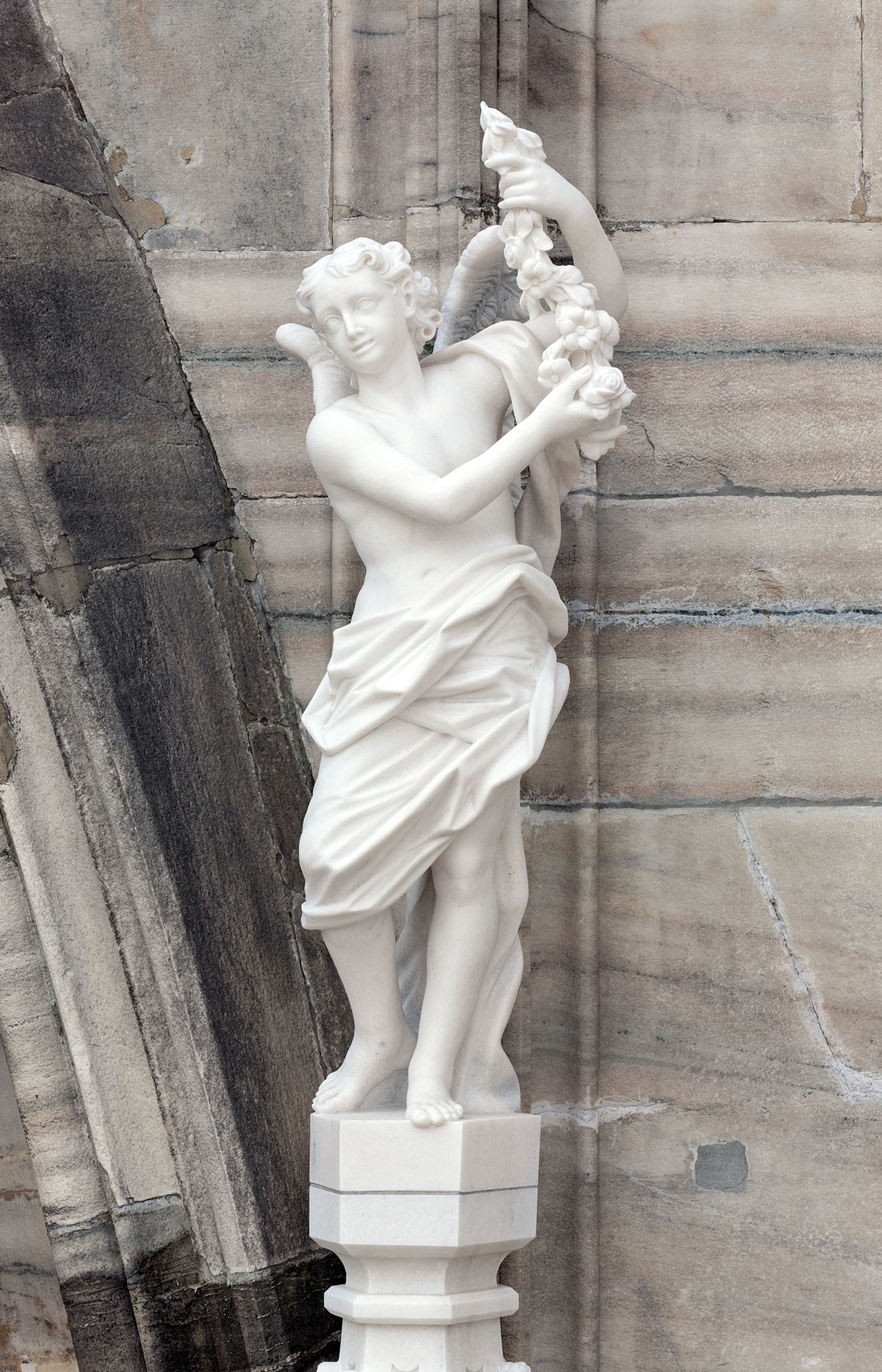 ANGEL WITH FLOWER