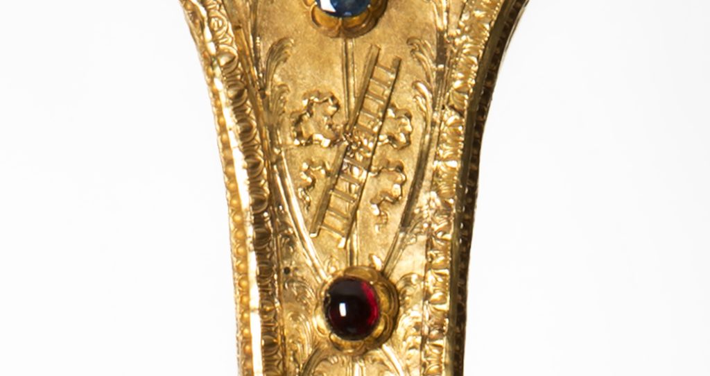 Strumenti della Passione, dettaglio della Croce Capitolare di San Carlo, Museo del Duomo di Milano